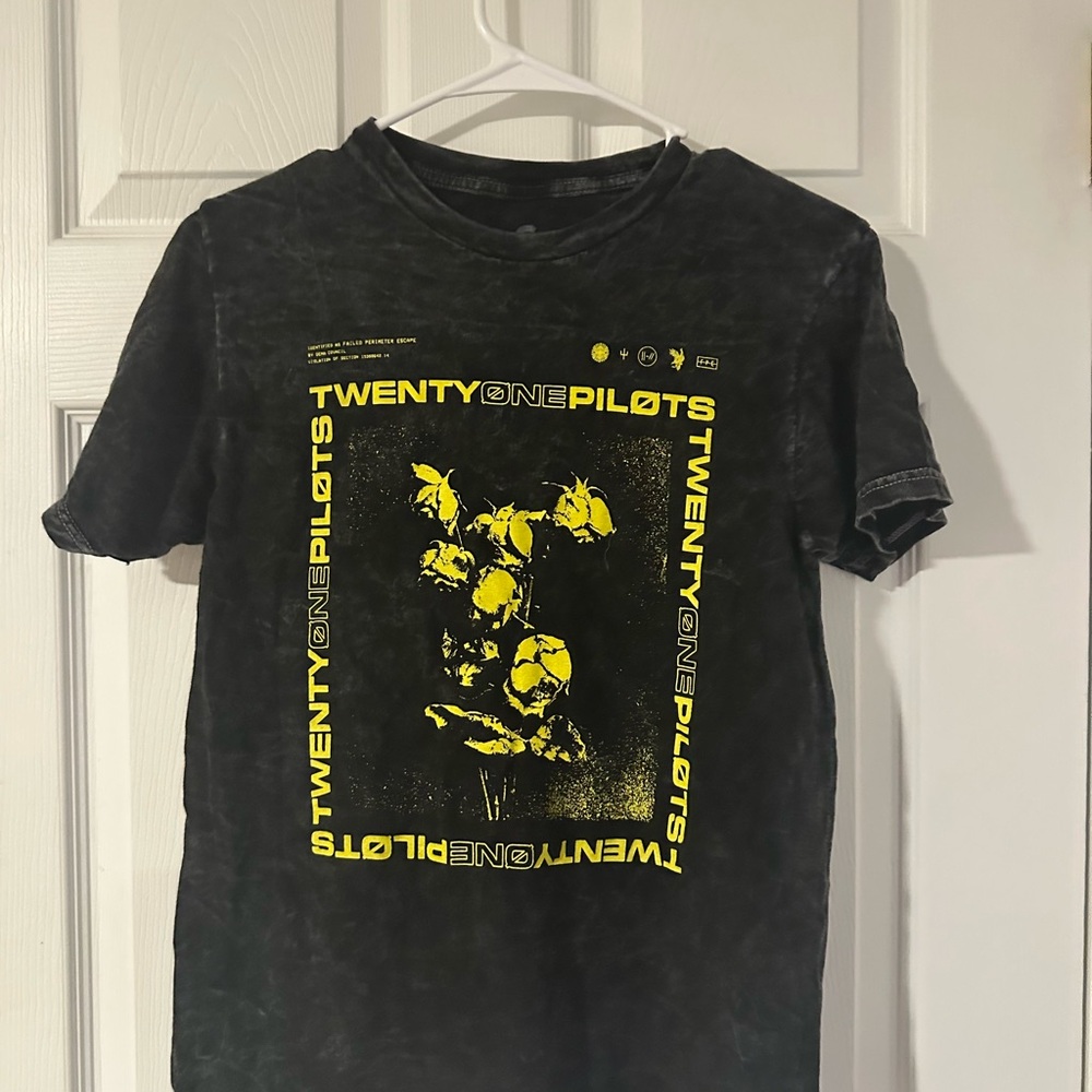 Twenty One Pilots Black and Yellow Graphic Short Sleeve Tee